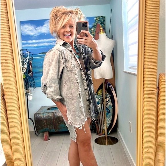 VTG THRILL,’90’s, Button-Up Denim Top, Destroyed Frayed Hem,Excellent Condition - Picture 8 of 13